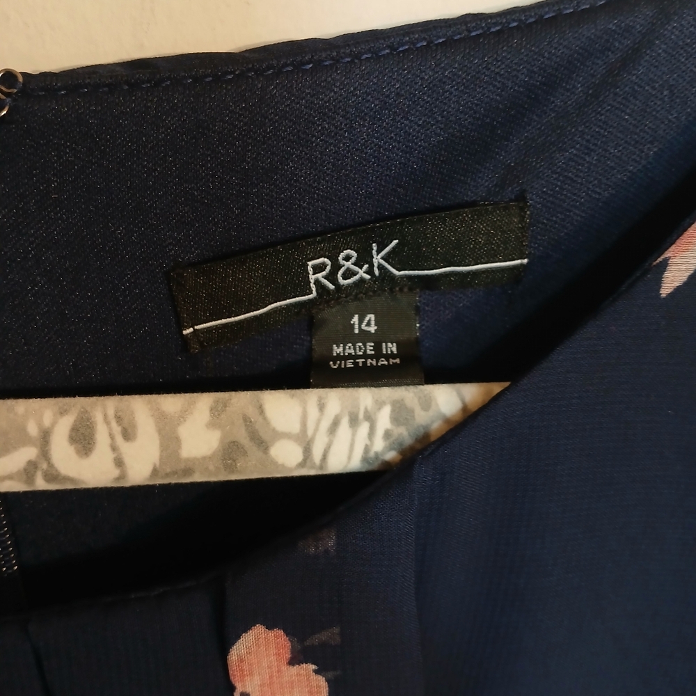 Elegant Navy Blue Floral Maxi Dress - Picture 8 of 12